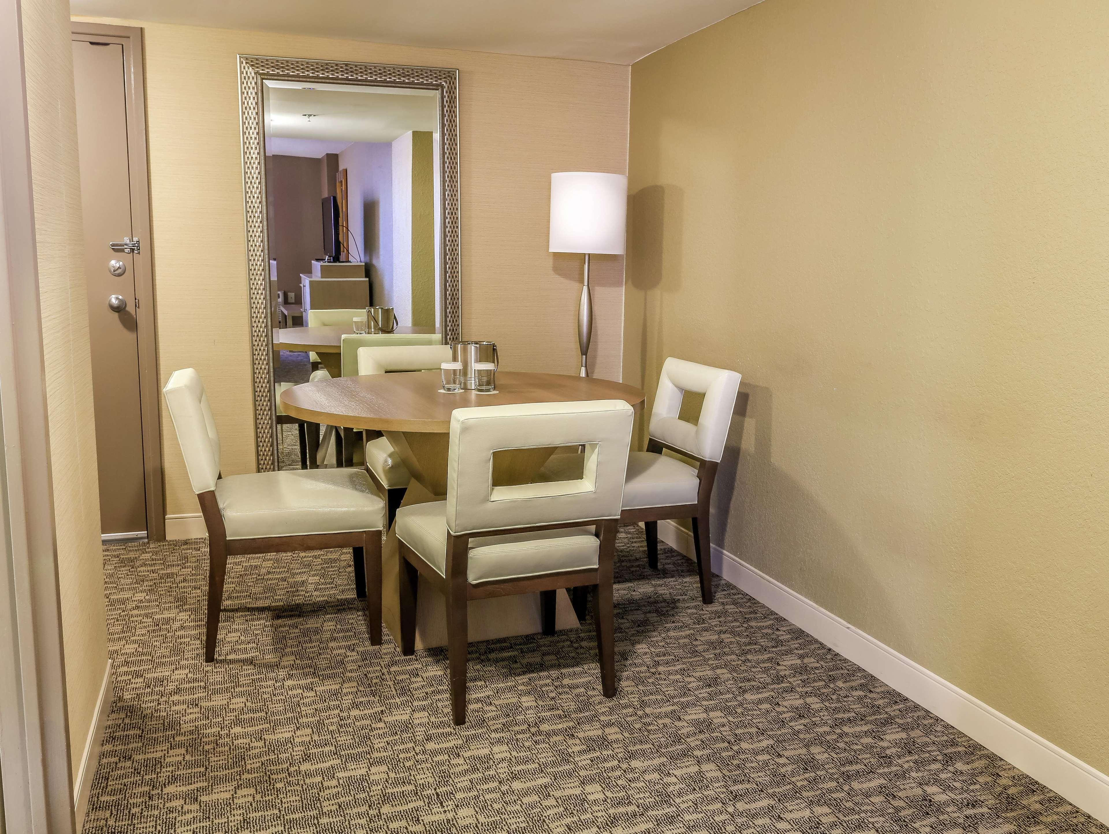 Doubletree By Hilton Virginia Beach Exterior foto